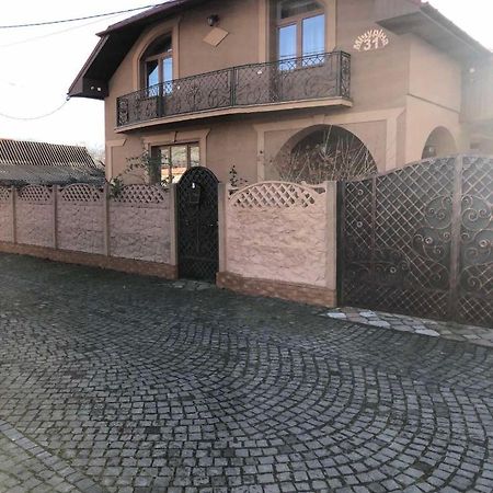 Hotel Катерина Chynadiyovo Esterno foto