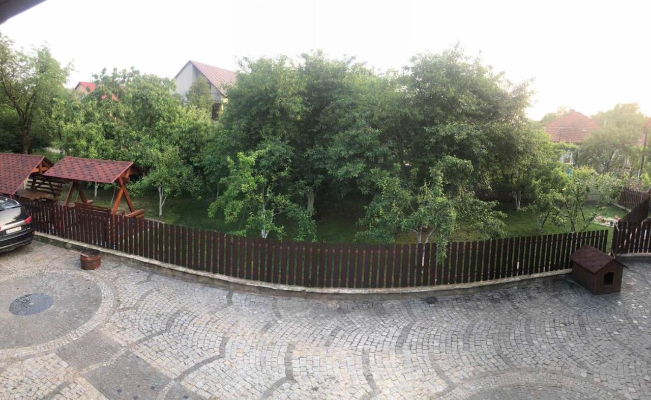 Hotel Катерина Chynadiyovo Esterno foto